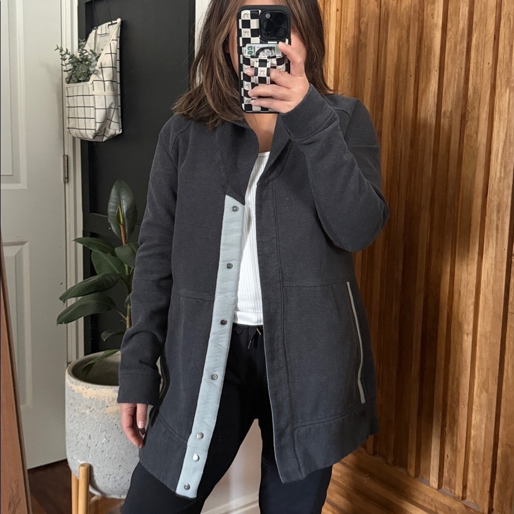Lululemon Yin to my Yang Cardigan Sweater coat. Size 8